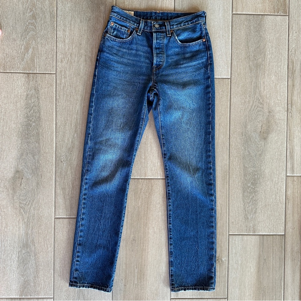 Levi's 501 Women's Straight Leg Jeans - Classic Blue